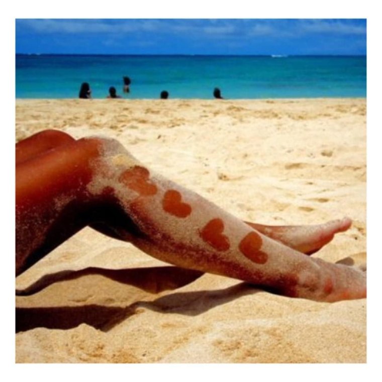 Человек обгорел на солнце