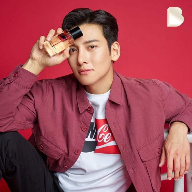 Чжи Чан УК В шортах