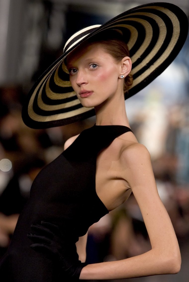 Анорексичка Даша Пархоменко