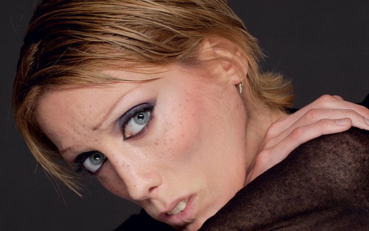 Изабель Каро французская модель