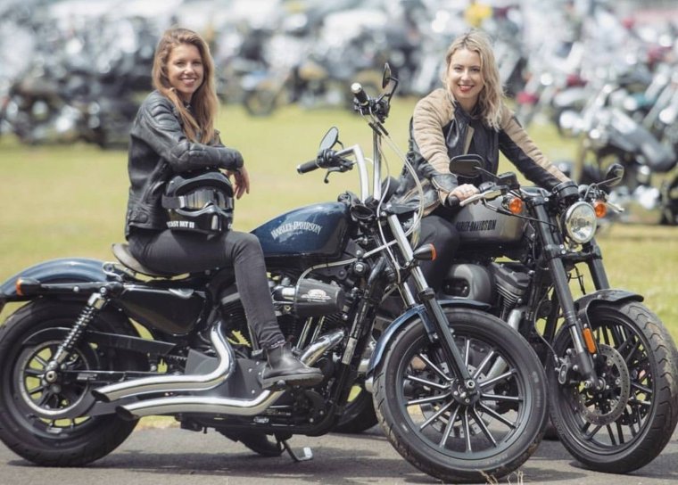 Харлей 883 девушка