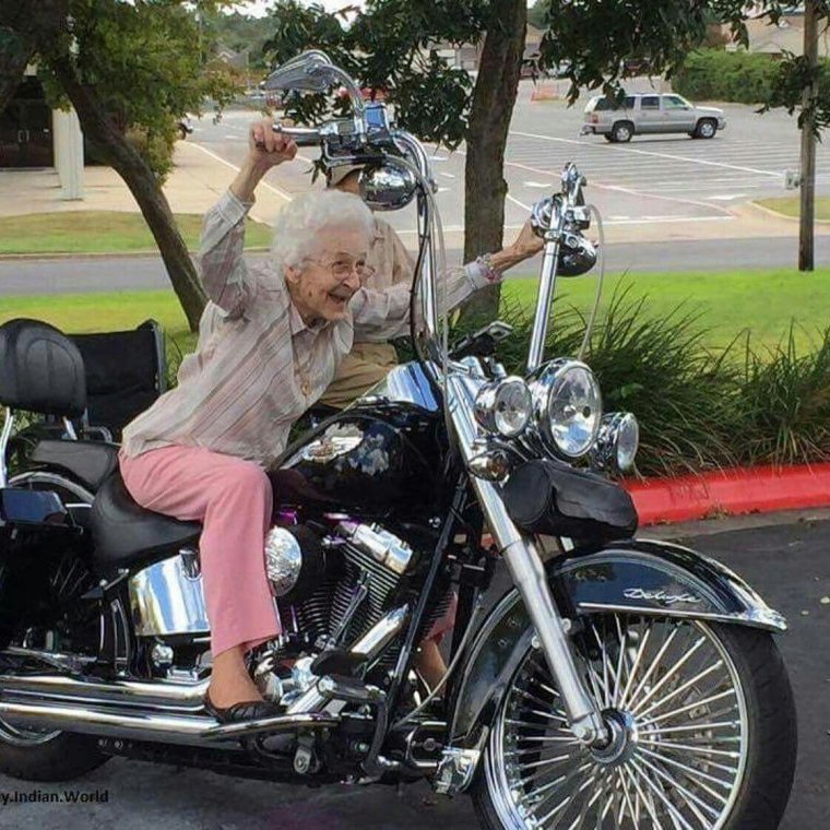 Harley Deluxe на литых дисках