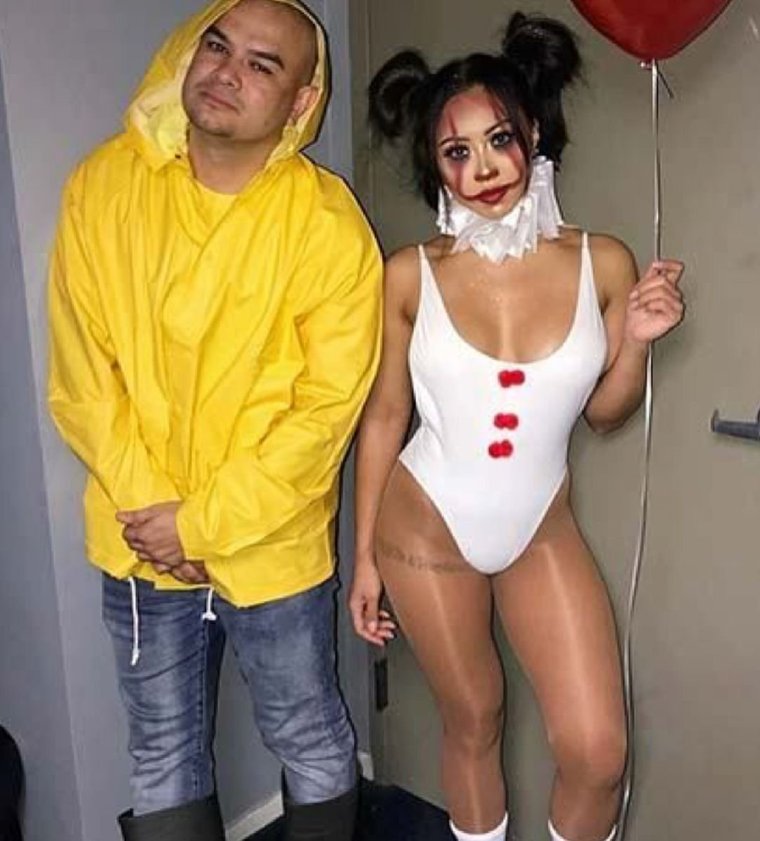 Парные костюмы героев в школу