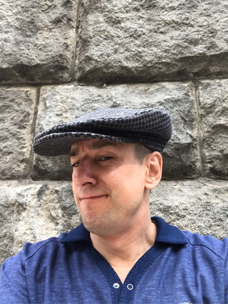 Армянин в кепке