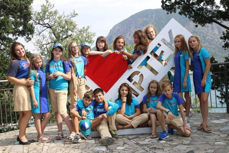 Лагерь Лазурный Артек белая дача