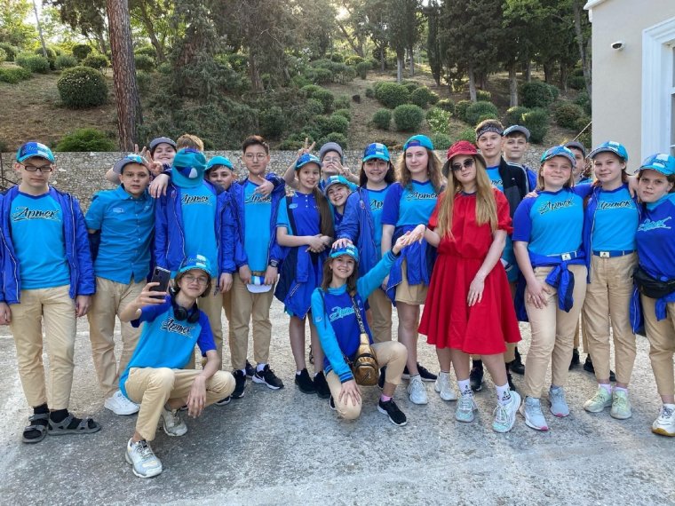 Артек Лазурный белая дача