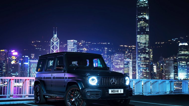 Гелендваген g 63 AMG С девушкой