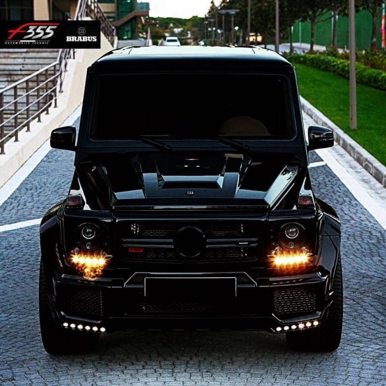 Гелендваген g 63 AMG С девушкой