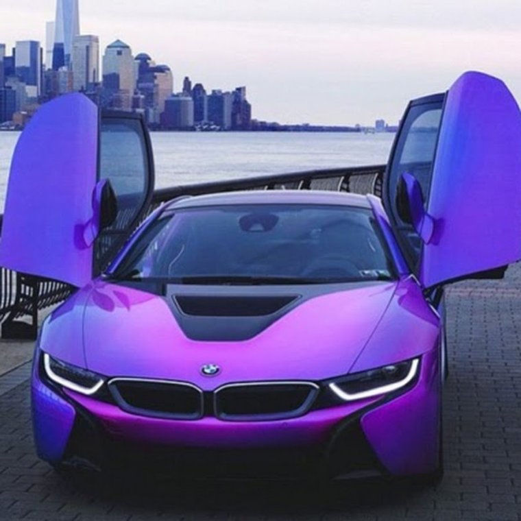 BMW i8 фиолетовая матовая