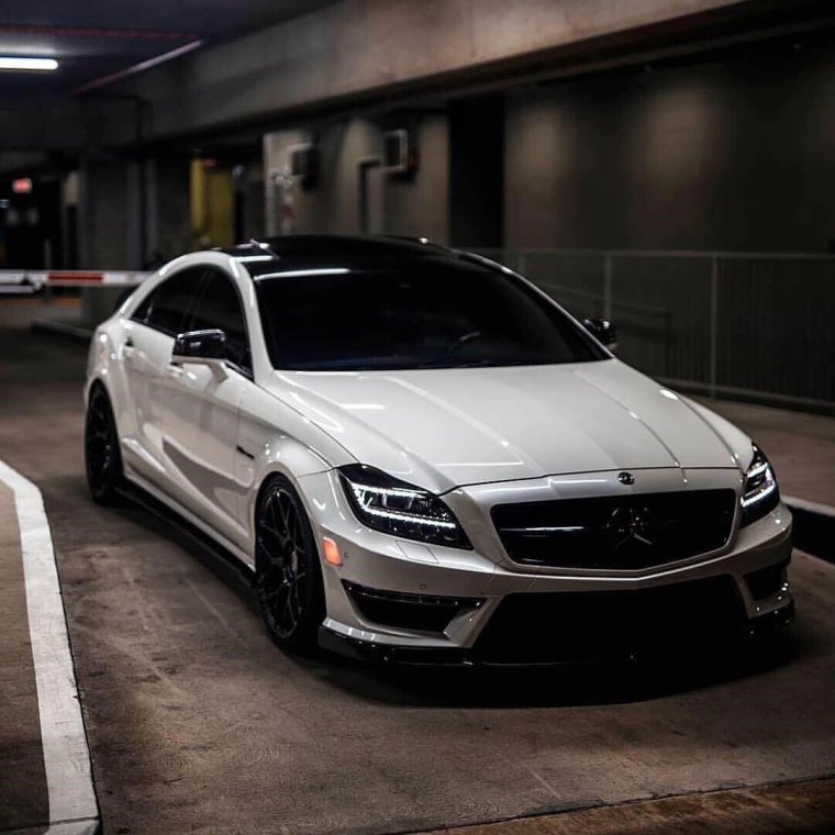 Mercedes Benz CLS 63 AMG дрифт