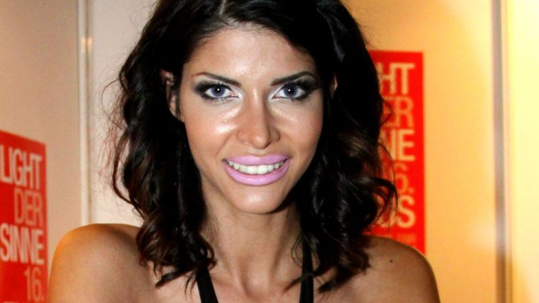 Микайла Филдс