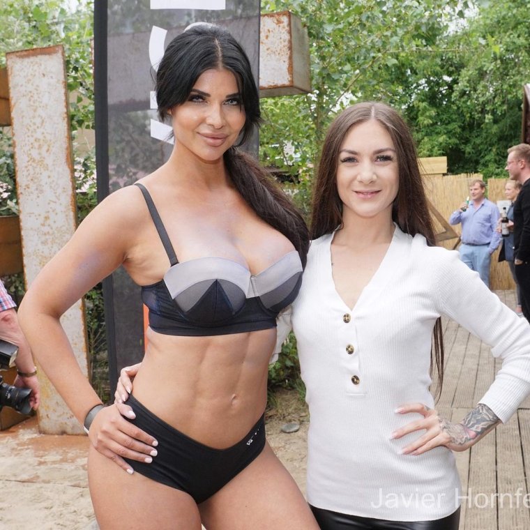 Микаэла Шефер трахетца