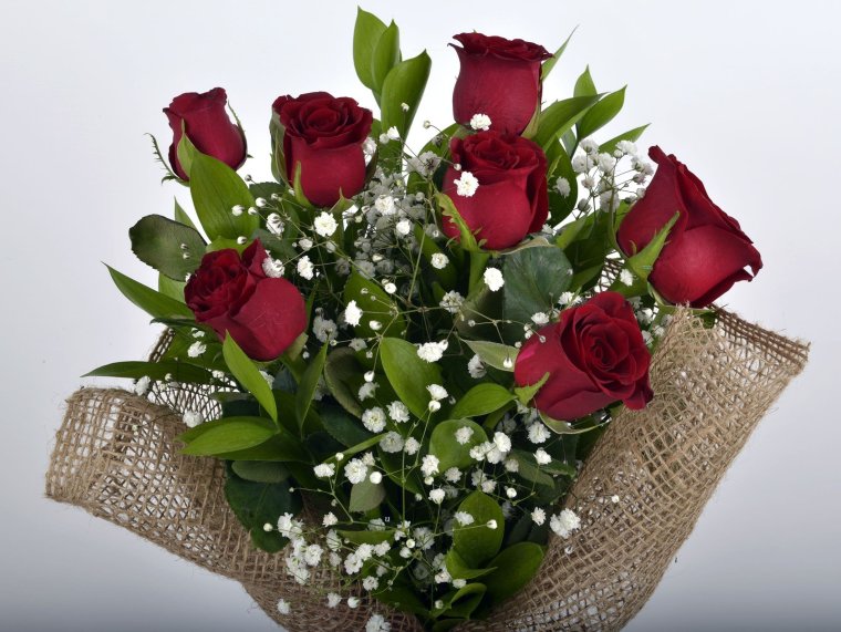 Красивый букет из 101 розы