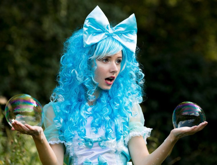 Мальвина с голубыми волосами