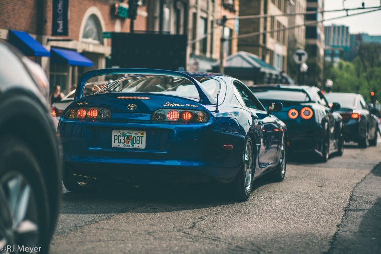 Японские гтр34 Супра и Марк