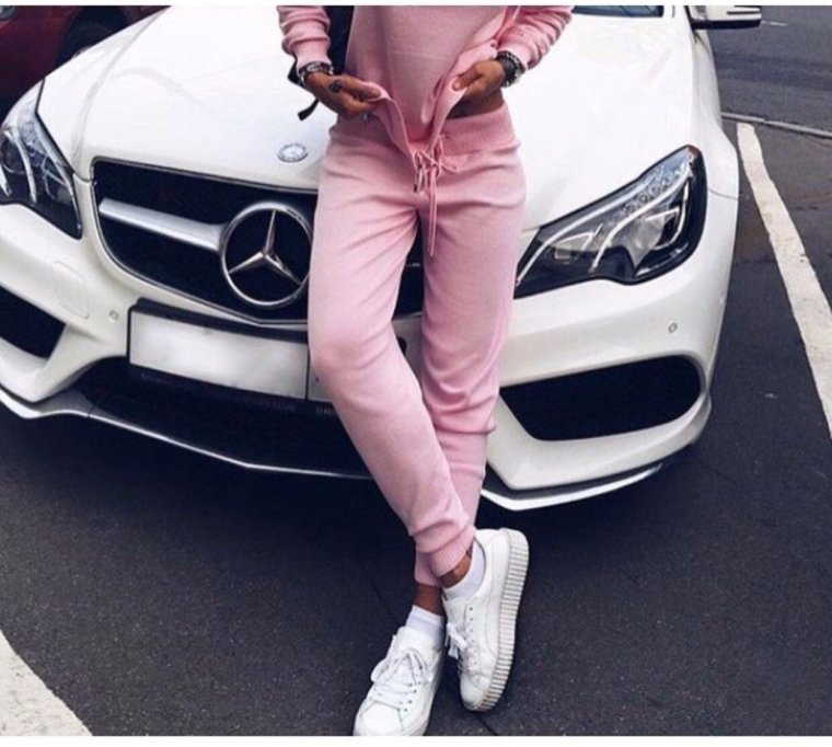 Цветы в салоне автомобиля