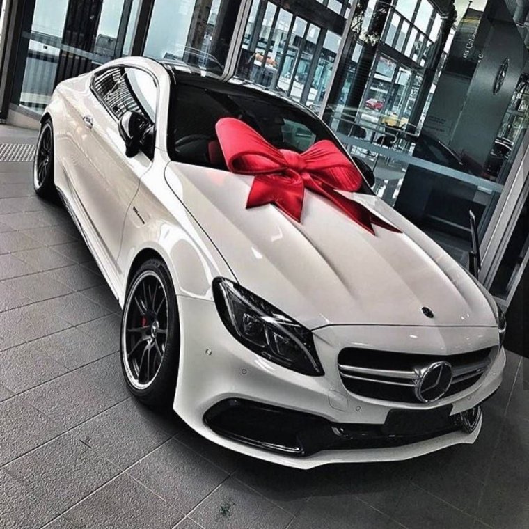 Машина с цветами