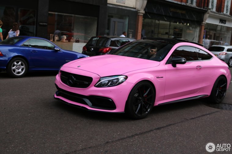 Мерседес c63 AMG розовый