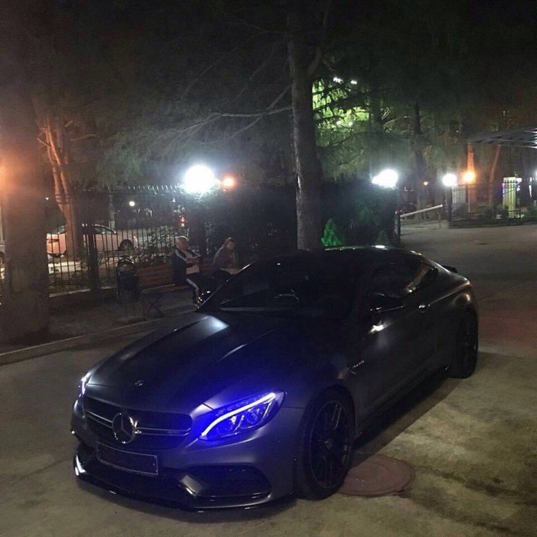 Цветы на капоте