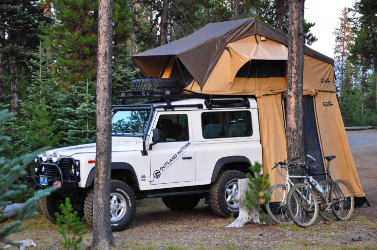 Ленд Ровер Дефендер 110 кемпер