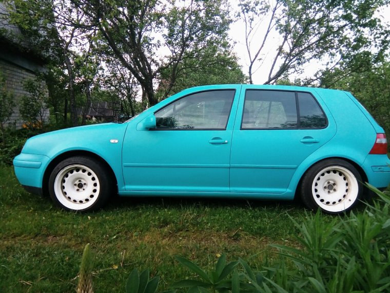 Красная Октавия а4