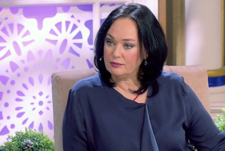 Ведущая Лариса Гузеева