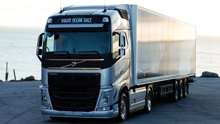 Грузовик Вольво фура