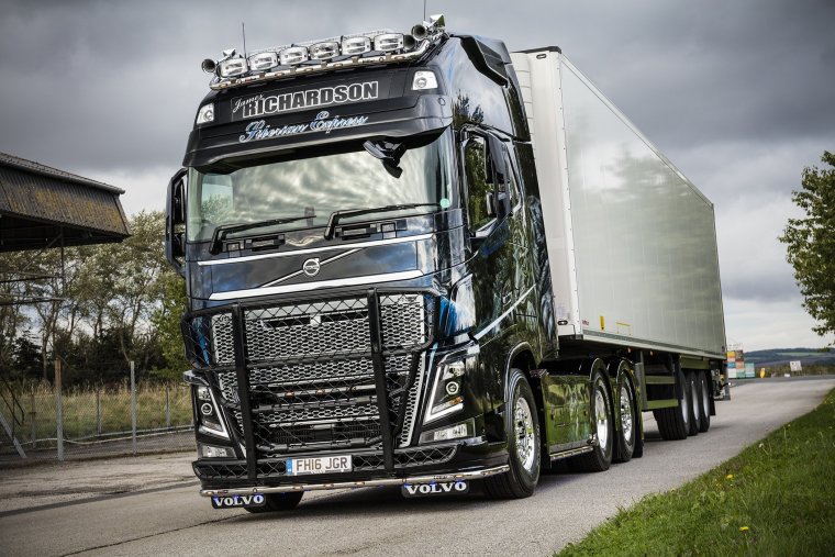 Грузовики Вольво fh16 750