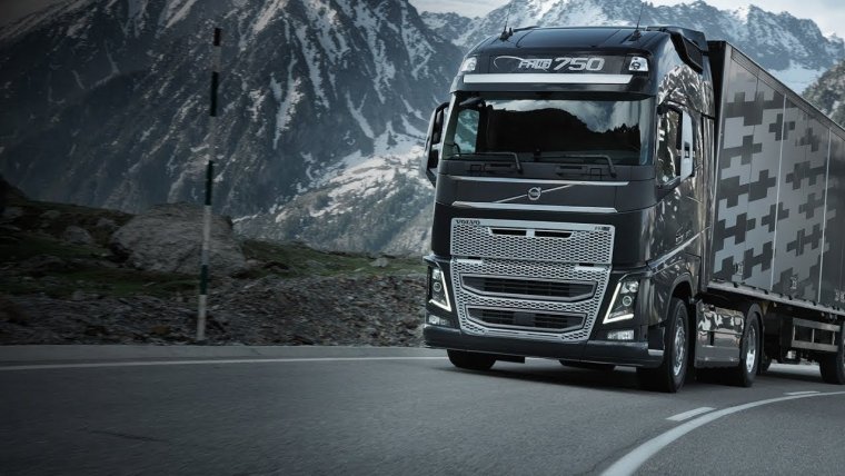 Грузовик Вольво тягач