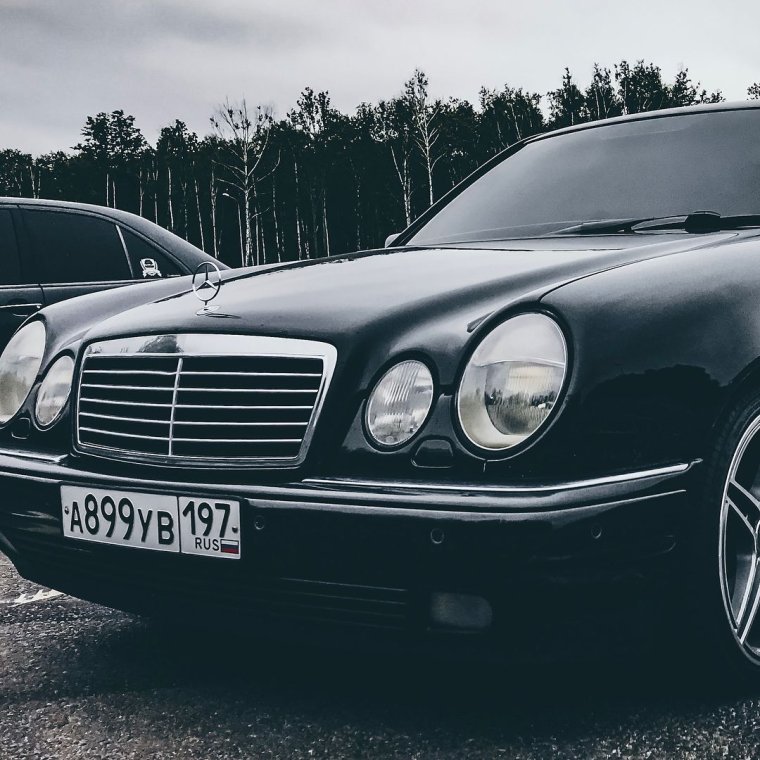 Mercedes-Benz w210