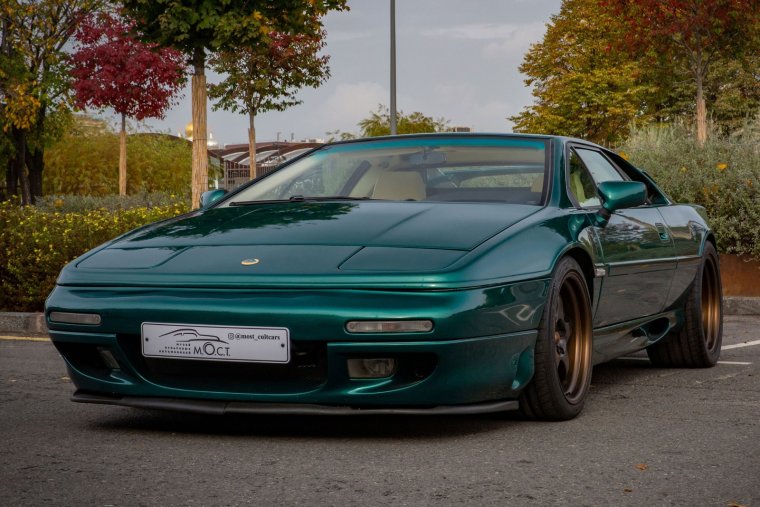 Машина Лотус Эсприт