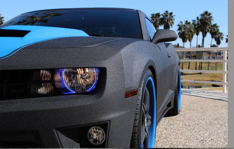 Автотюнинг автомобиль покрытый автомобилями