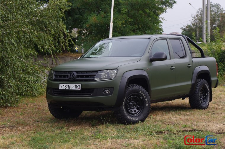 Фольксваген Амарок зеленый