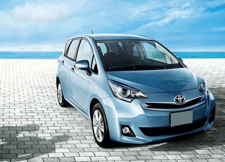 Тойота Рактис 2015