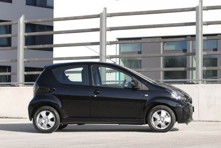 Тойота Айго 2010