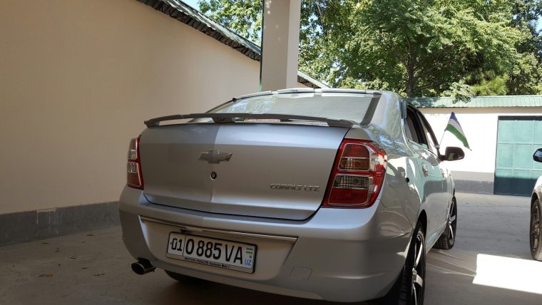 Chevrolet Cobalt золотой