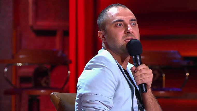 Демис карибидис жена