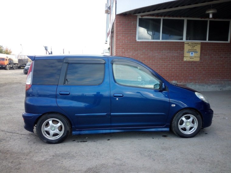 Тойота Функарго 2002 синяя