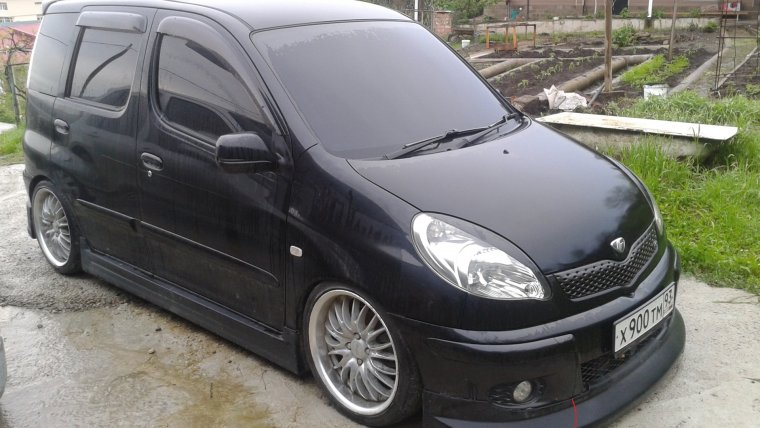 Toyota Funcargo 2000