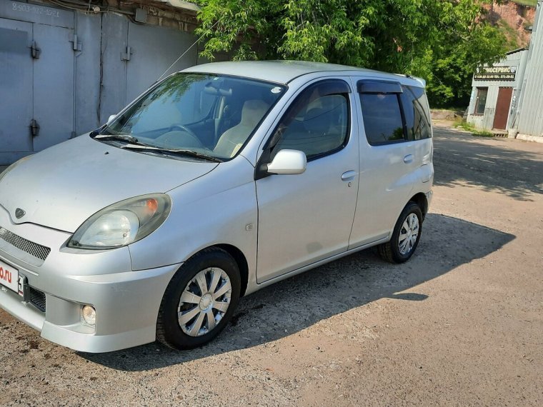 Машина Тойота Фунтик