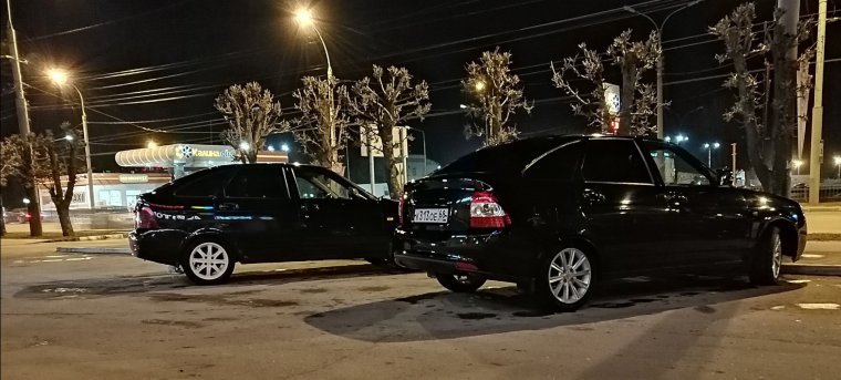 Черная Приора хэтчбек на камриках 16