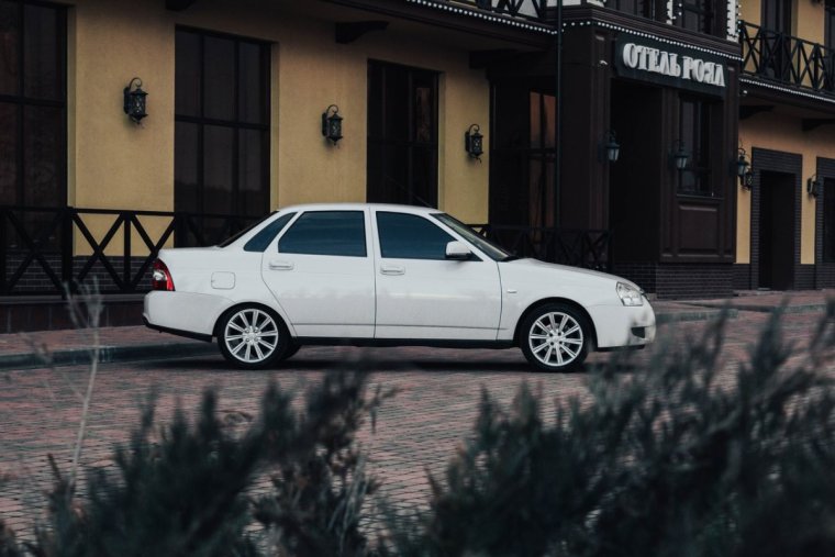 Приора седан Камрики р16