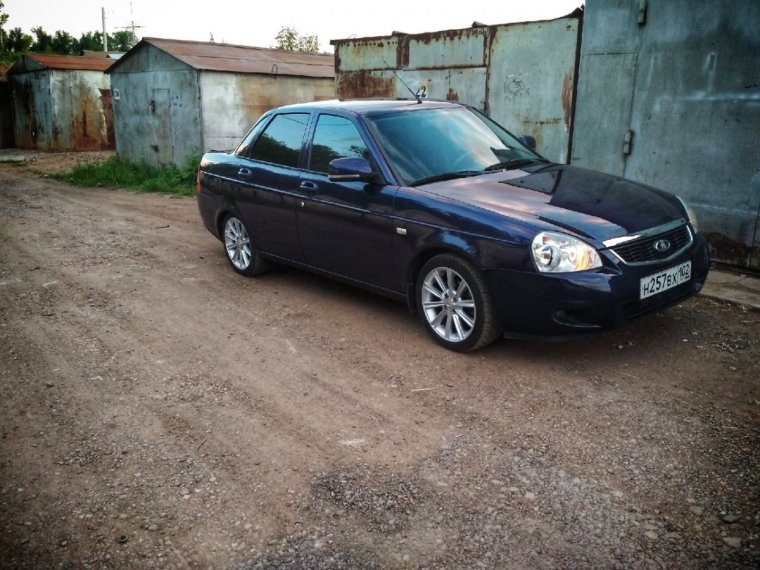 Приора седан Персей r16