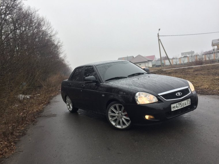 Черная Приора седан на 17 камриках