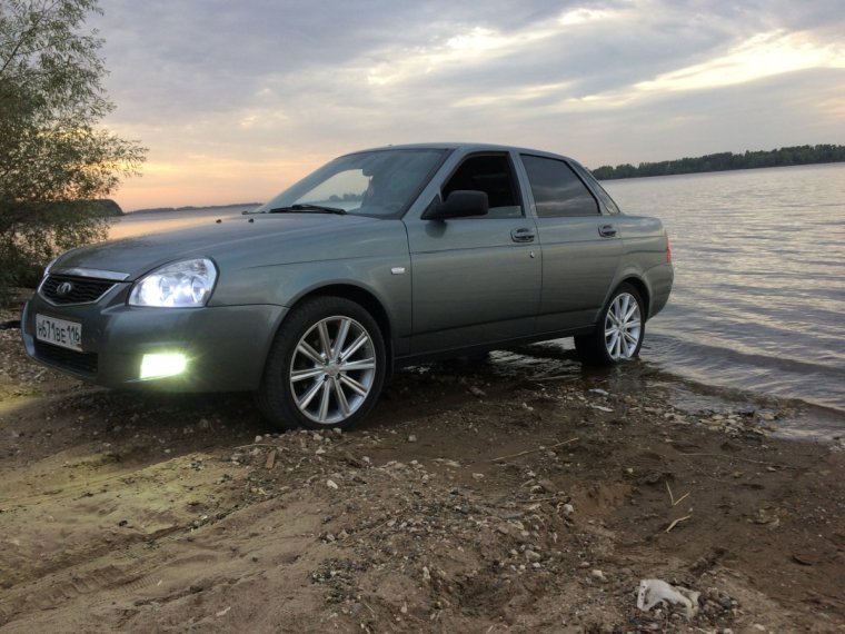 Приора седан кварц r15