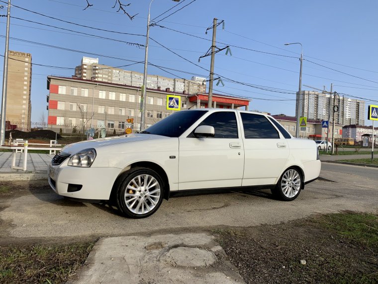 Белая Приора Камрики 17