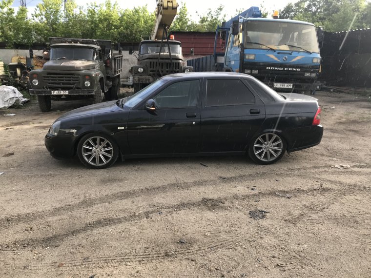 Камрики 16 Приора седан