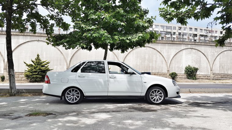 Воссены r15 Приора белая