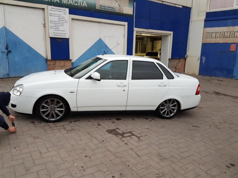 Приора 2 Люкс белая