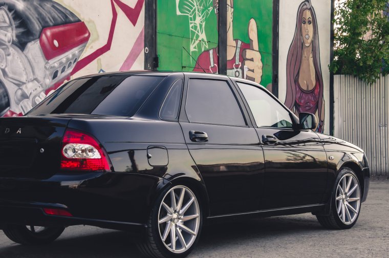 Приора седан r17